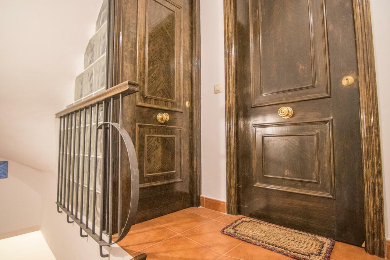 Tuguest Plaza Nueva Apartment غرناطة المظهر الخارجي الصورة